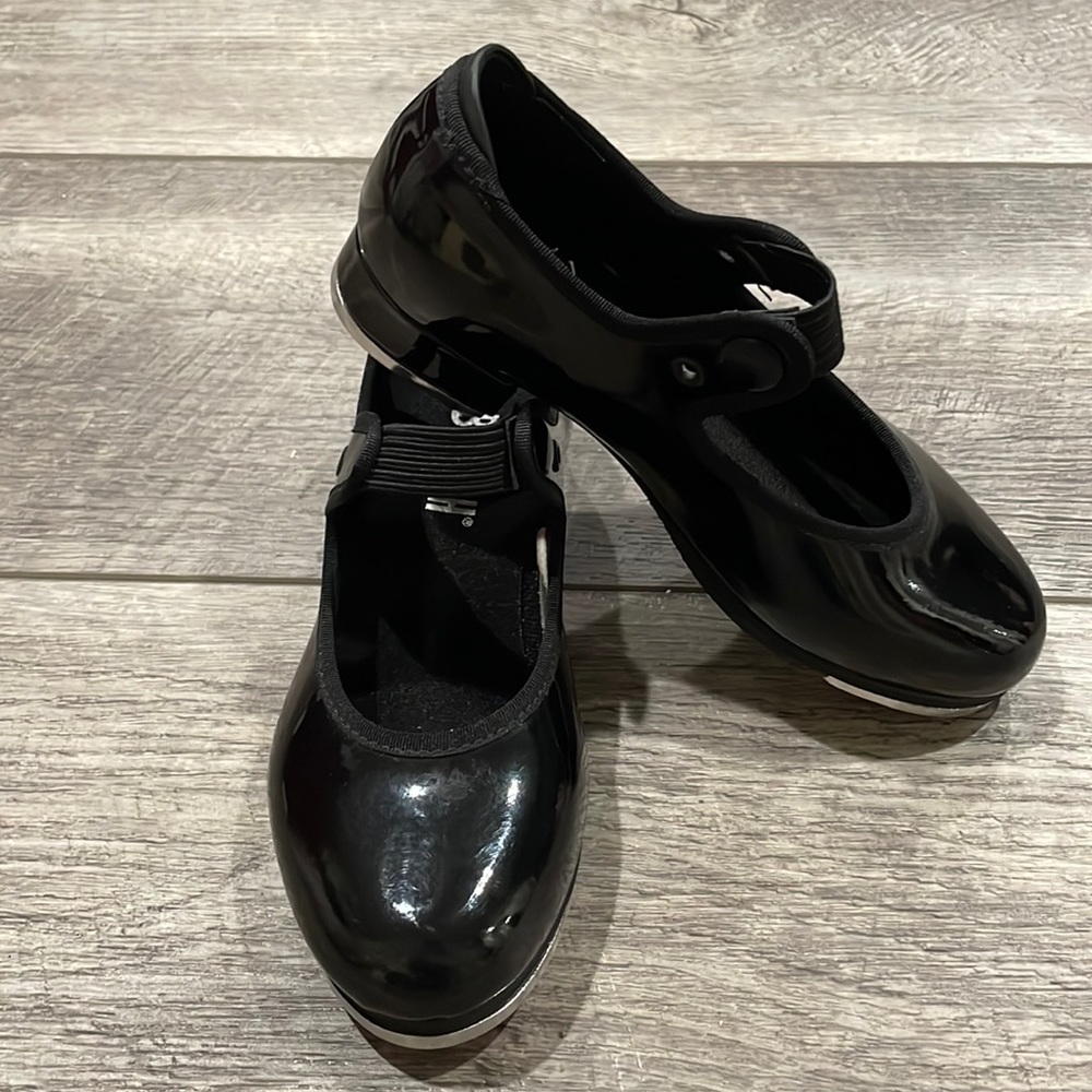 Girls black tap shoes